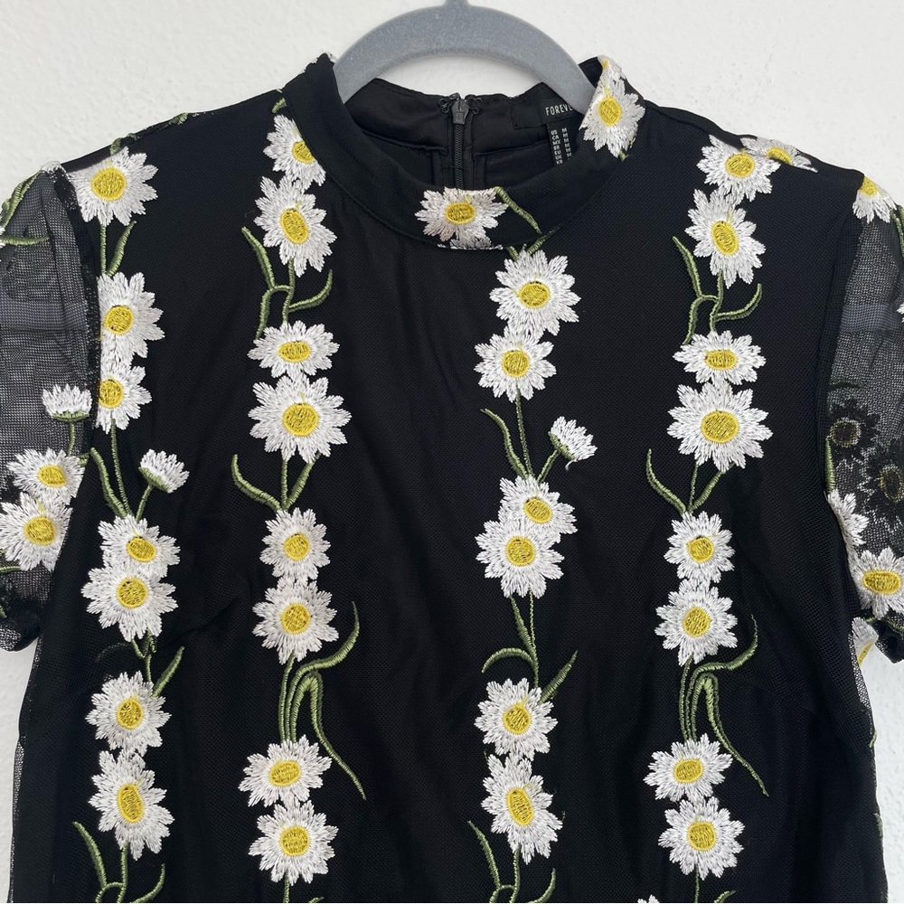 Forever 21 Embroidered Daisy Mock-Neck Mesh Mini Dress MEDIUM - Picture 4 of 7